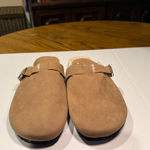 Clogg’s US Sherpa Clogs • Khaki • Men’s 9.5/Women’s 11 - Picture 2 of 4
